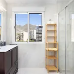 Home2book Spacious Harbour Views, Cruz *