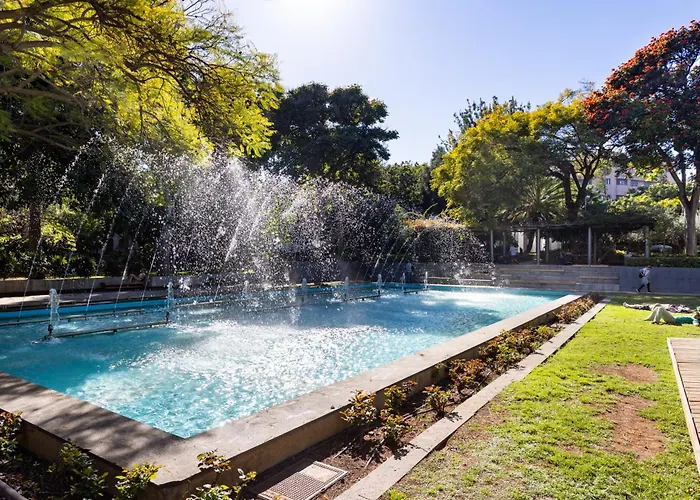 Home2book Spacious Harbour Views, Cruz *