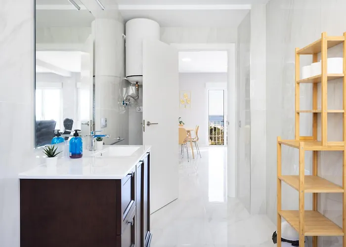 Home2book Spacious Harbour Views, Cruz Apartment *