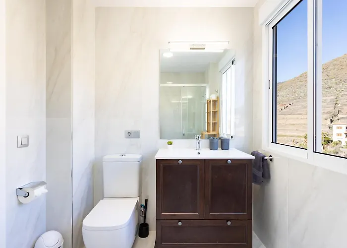 Home2book Spacious Harbour Views, Cruz