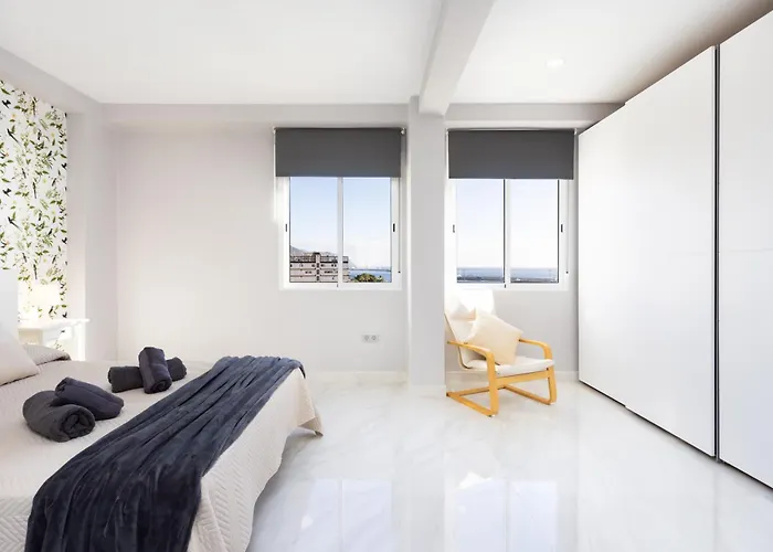 Home2book Spacious Harbour Views, Cruz Apartment