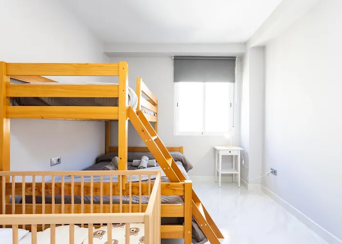 Home2book Spacious Harbour Views, Cruz Apartment