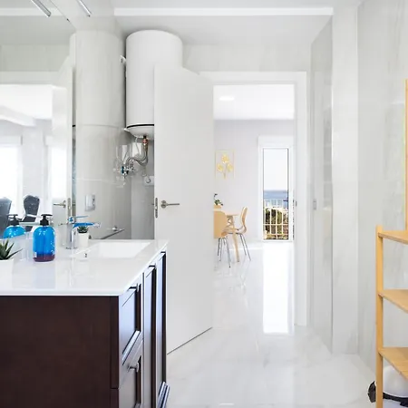 Home2book Spacious Harbour Views, Cruz Apartment *