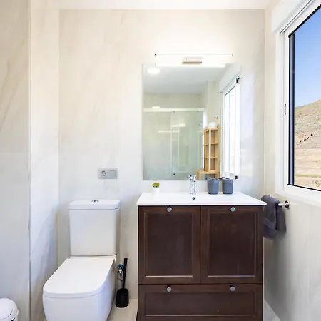 Home2book Spacious Harbour Views, Cruz