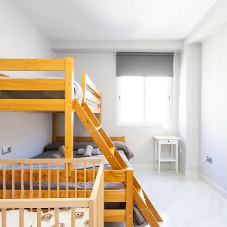Home2book Spacious Harbour Views, Cruz Apartment