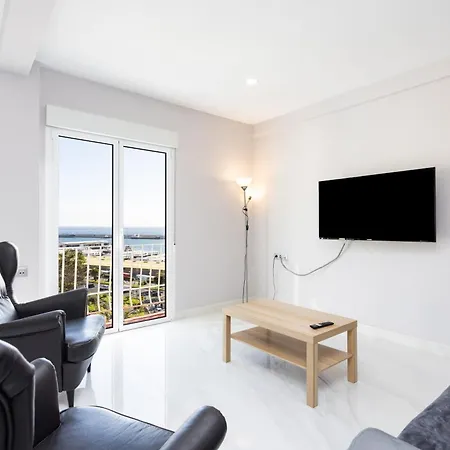 Apartment Home2book Spacious Harbour Views, Cruz *
