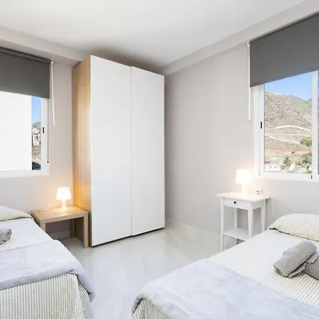 Home2book Spacious Harbour Views, Cruz Apartament