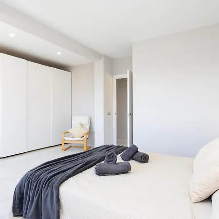Home2book Spacious Harbour Views, Cruz شقة *