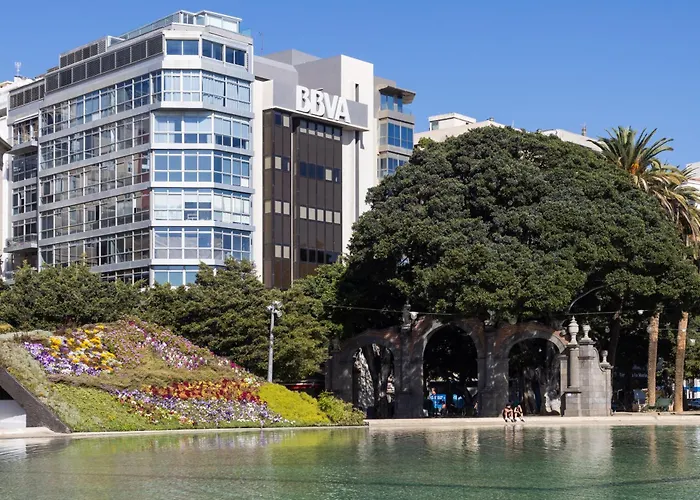 Home2book Spacious Harbour Views, Cruz Apartament