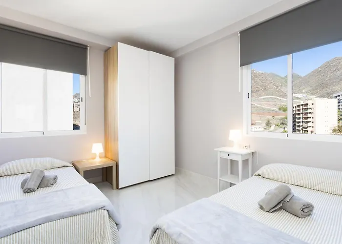 Home2book Spacious Harbour Views, Cruz Apartament